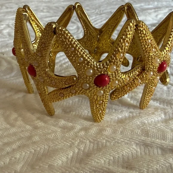 Lilly Pulitzer Gold Starfish Bracelet with Red Details - Picture 3 of 3